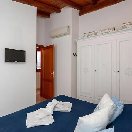 Villino Arcobaleno سان تيودورو