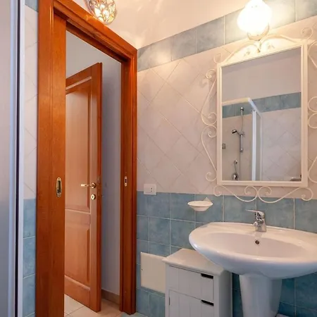 Villino Arcobaleno سان تيودورو